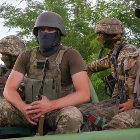 Футболки для військових ЗСУ: Переваги тактичних футболок з тканини Coolmax